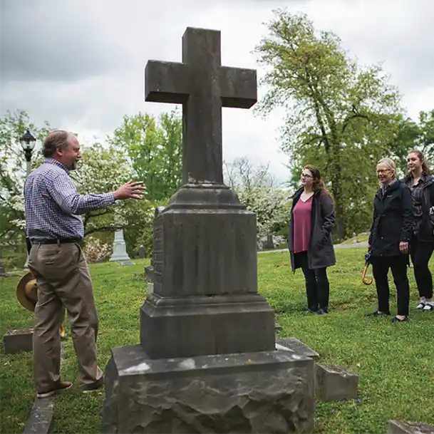 Jack Neely gives a walking tour of the Old Grey Cemetery